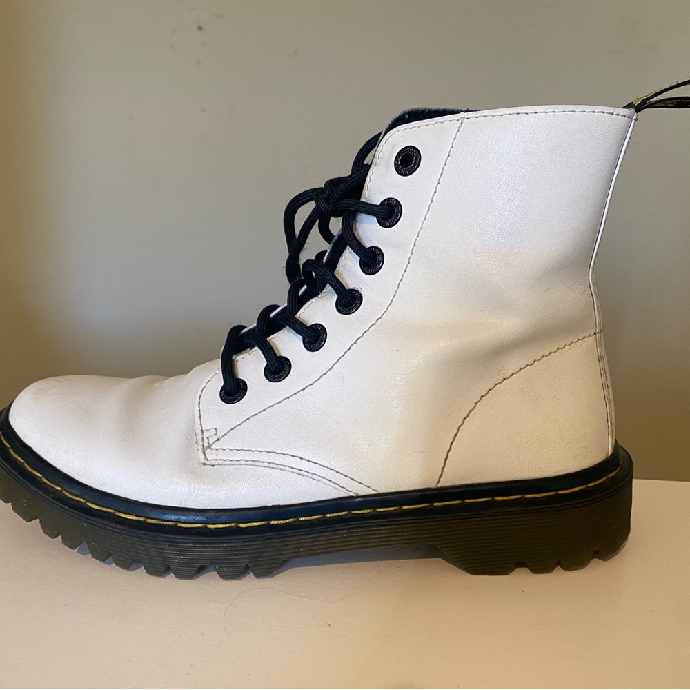 Women’s Size 8 White Doc Martens